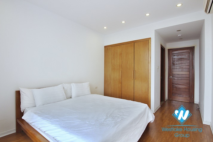 Top Trendy furnished 2 bedroom apartment with vintage elements with a lot of natural light and lake view 